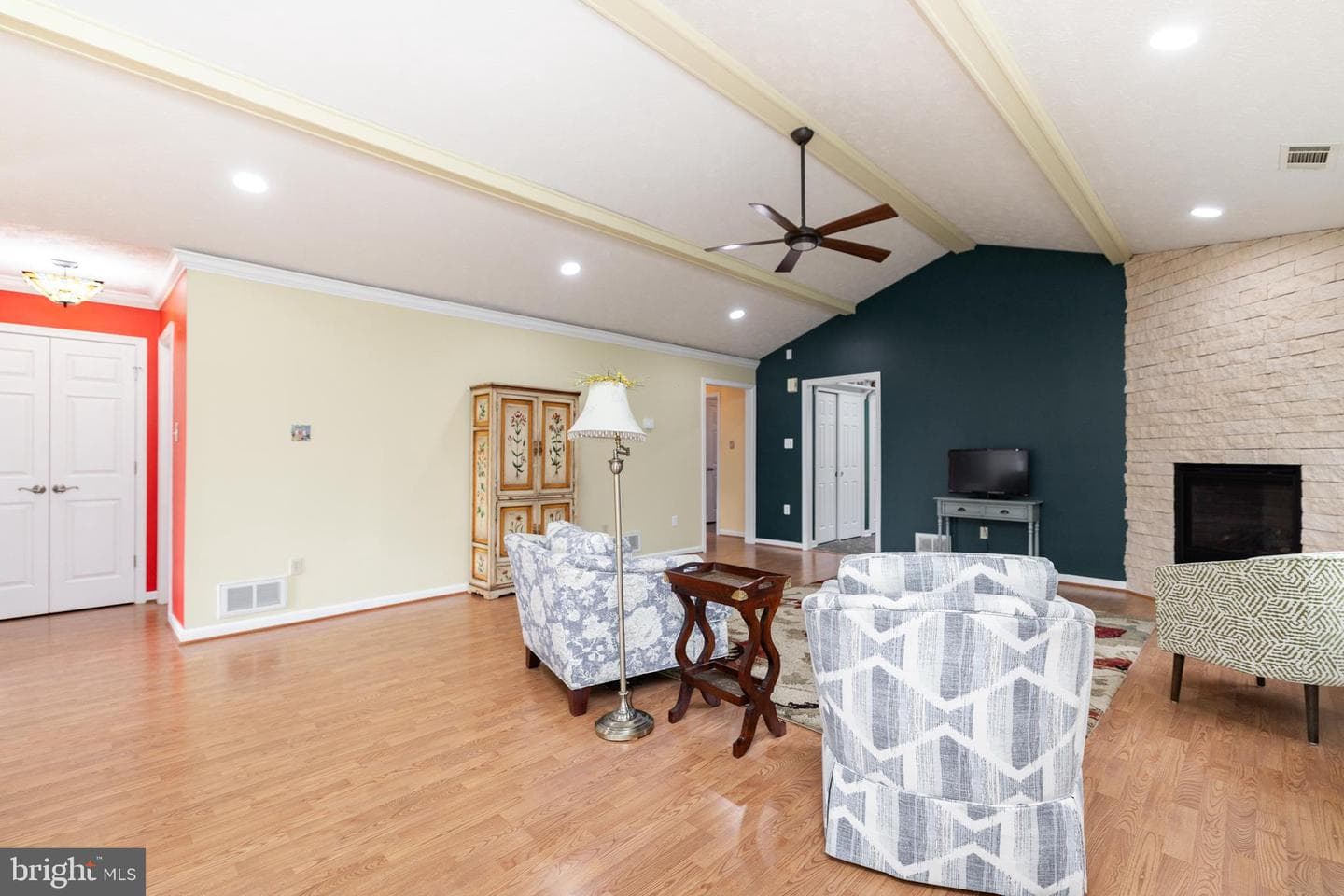 200 Crestwood Lane photo 8