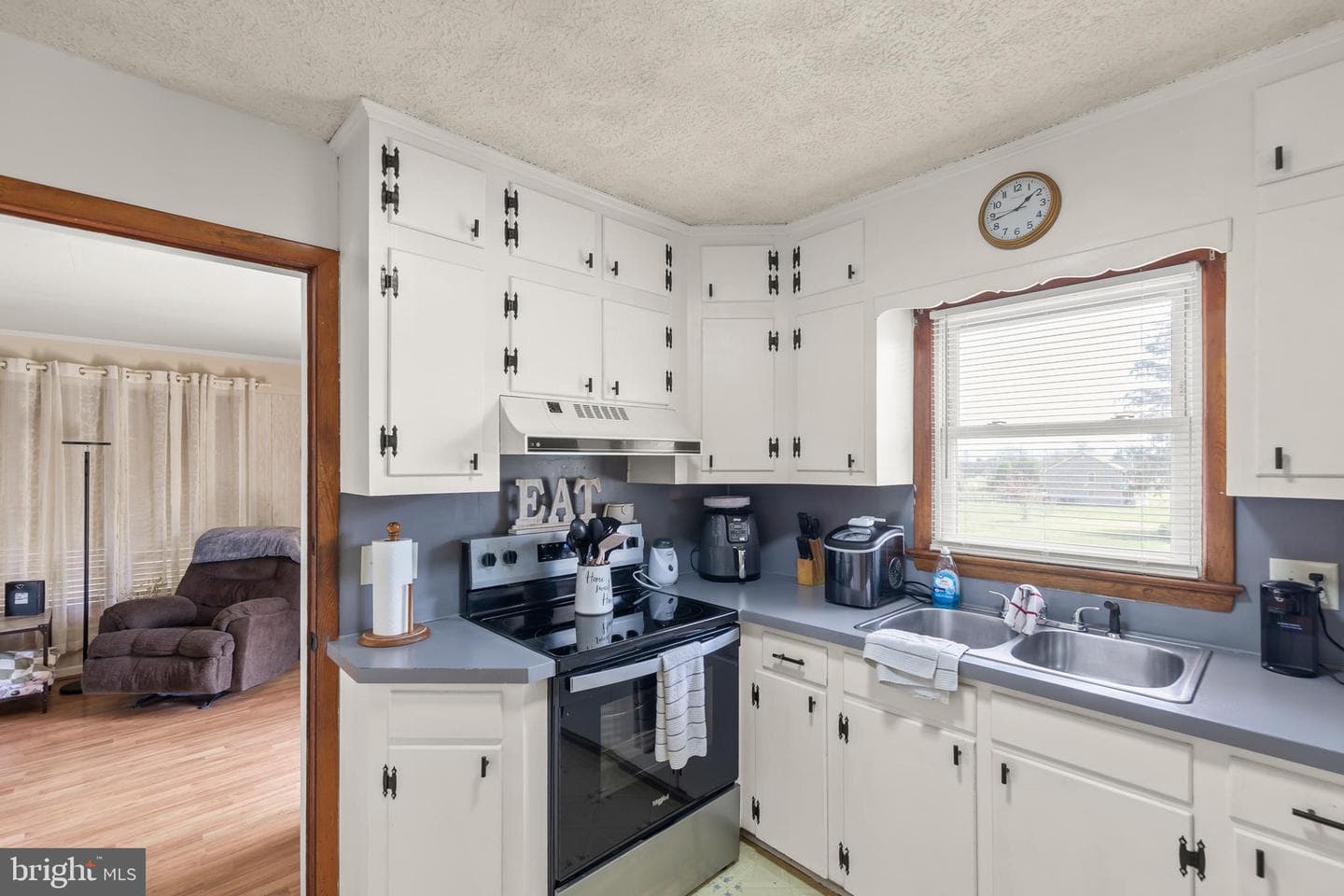 100 Virginia Drive photo 11