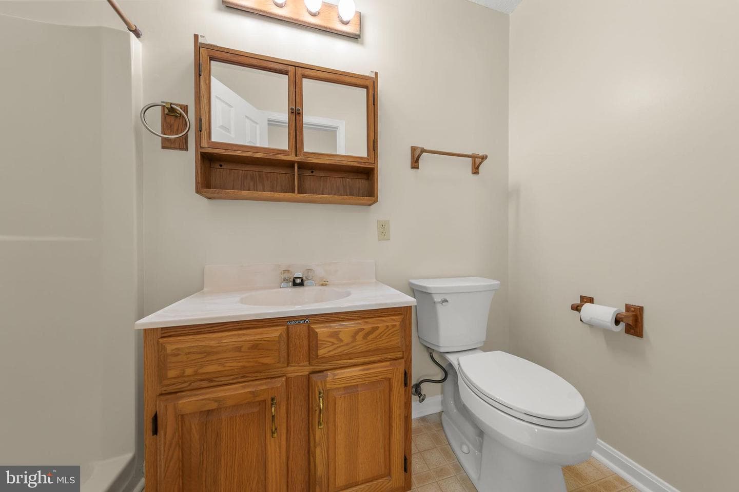 114 Pioneers Road photo 19