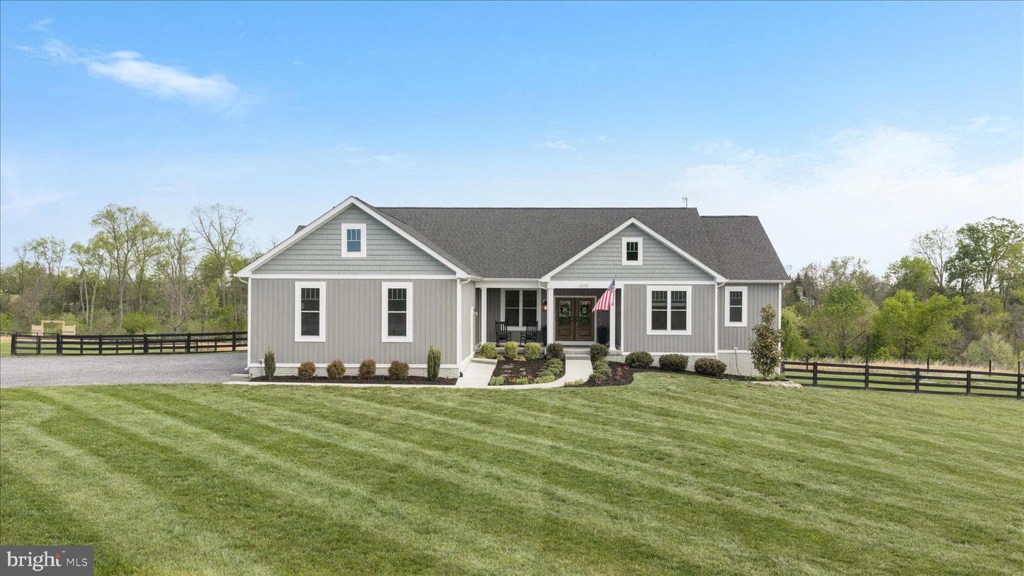 1015 Redbud, Winchester