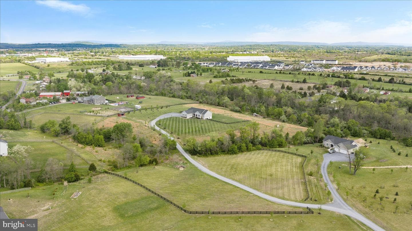1015 Redbud photo 53