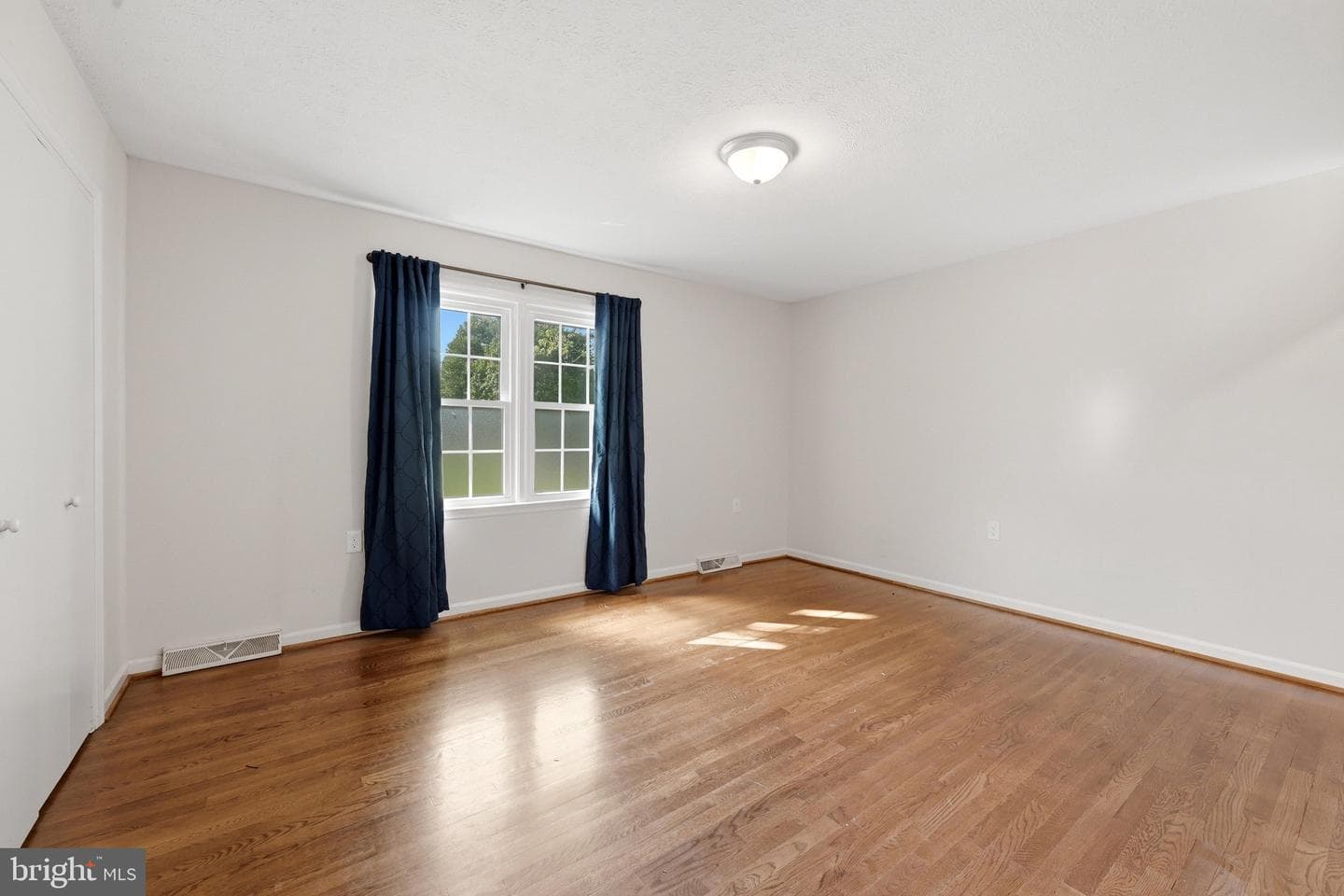 112 Lane St photo 31