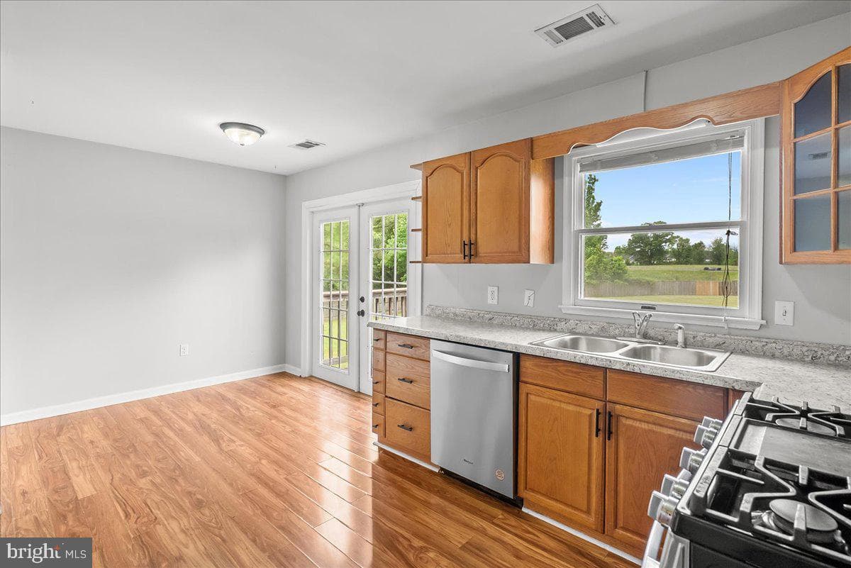 201 Nightingale Avenue photo 10