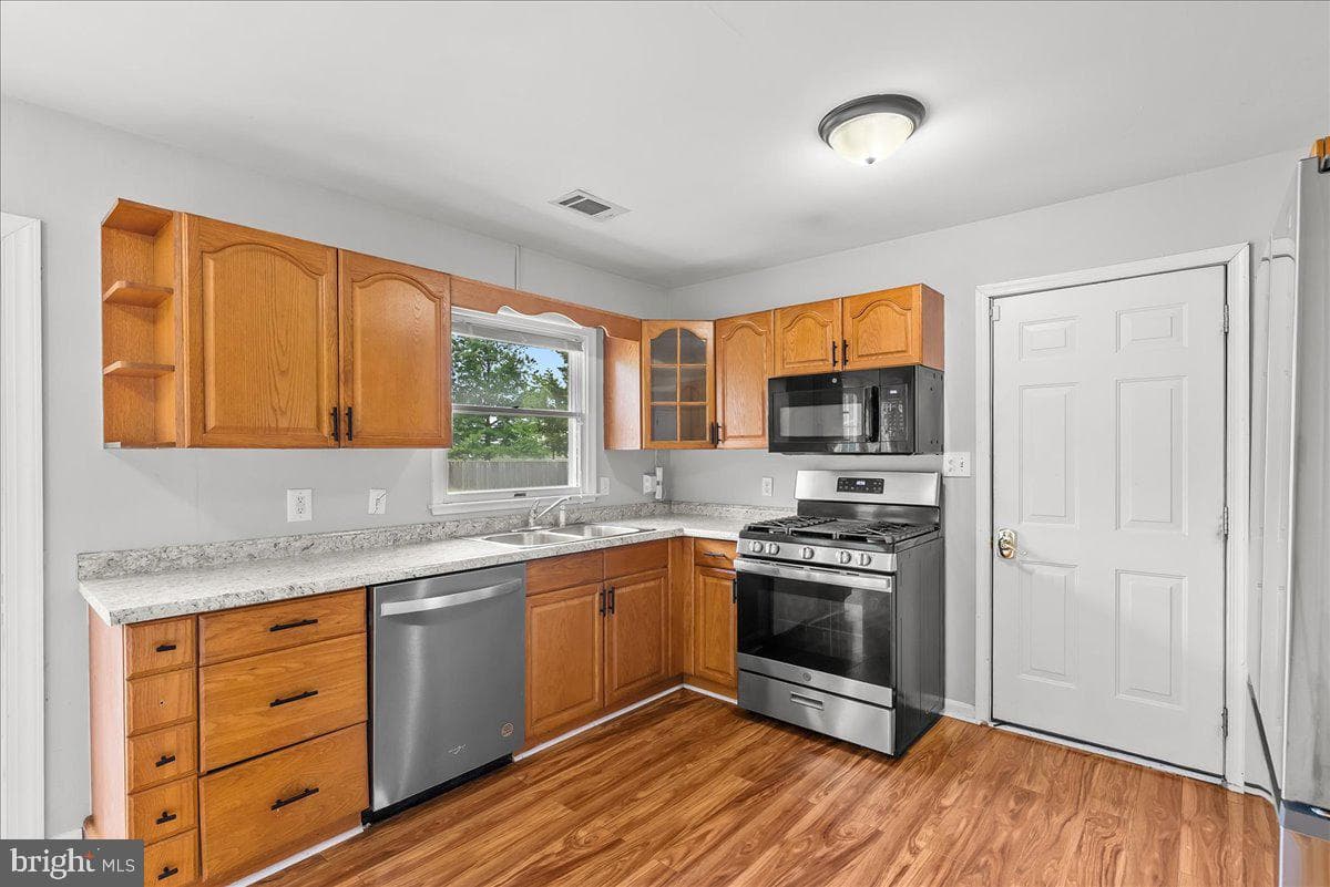 201 Nightingale Avenue photo 9