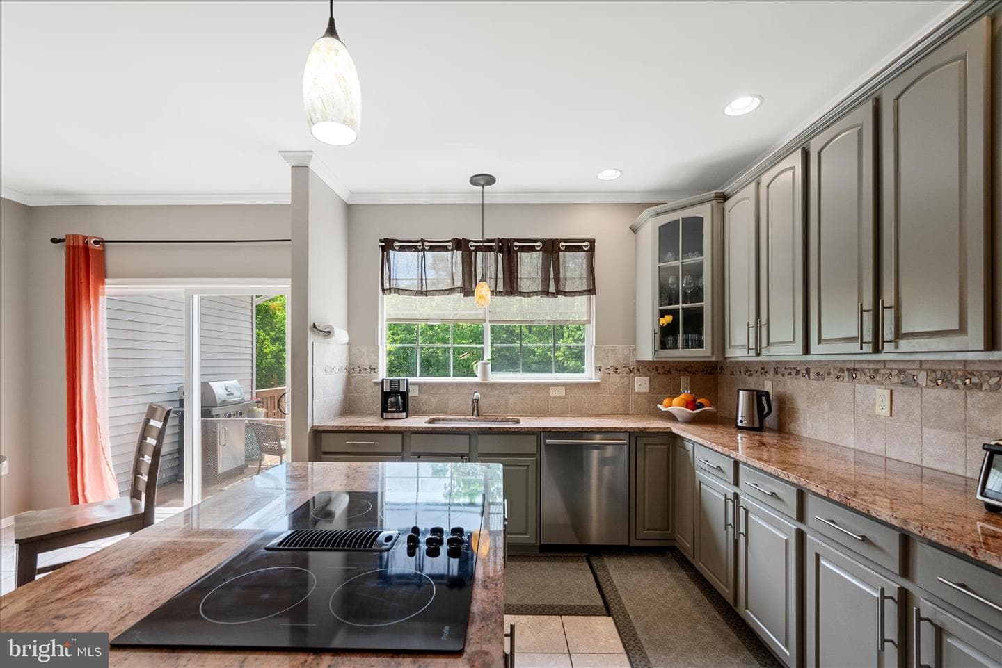 304 Morlyn Drive photo 25