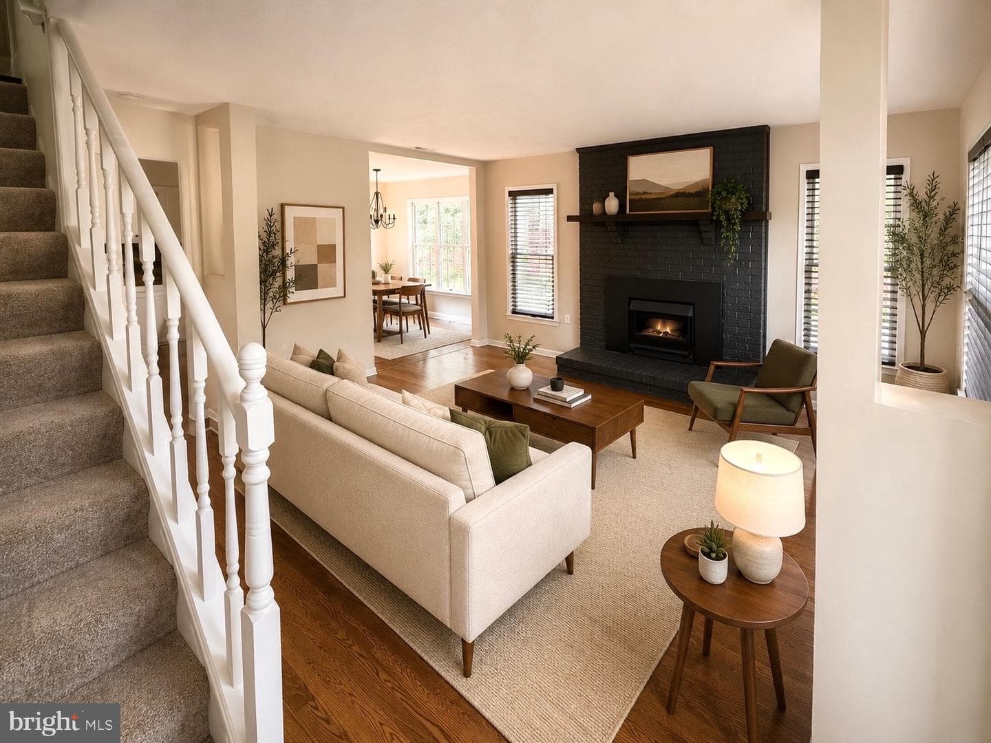 101 Southdown Circle photo 3