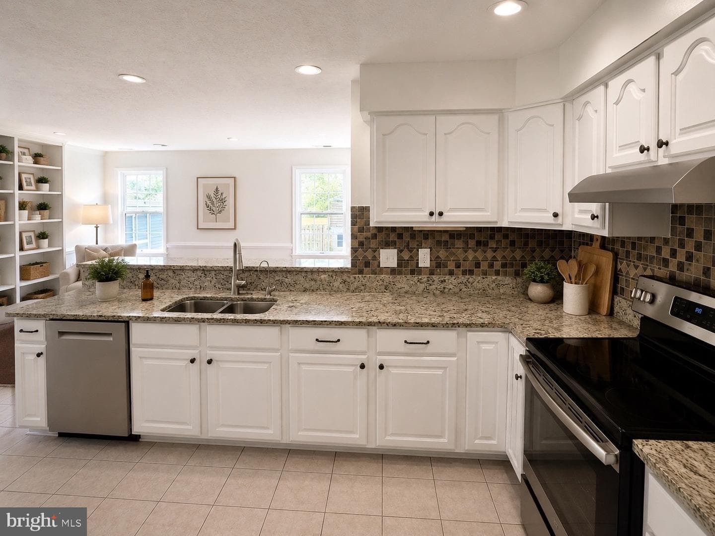 101 Southdown Circle photo 6