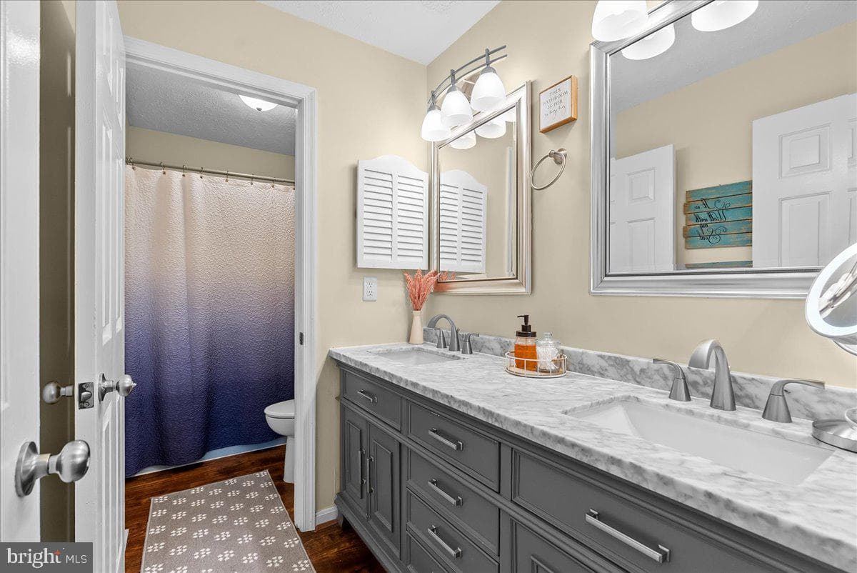 108 Wythe Avenue photo 13