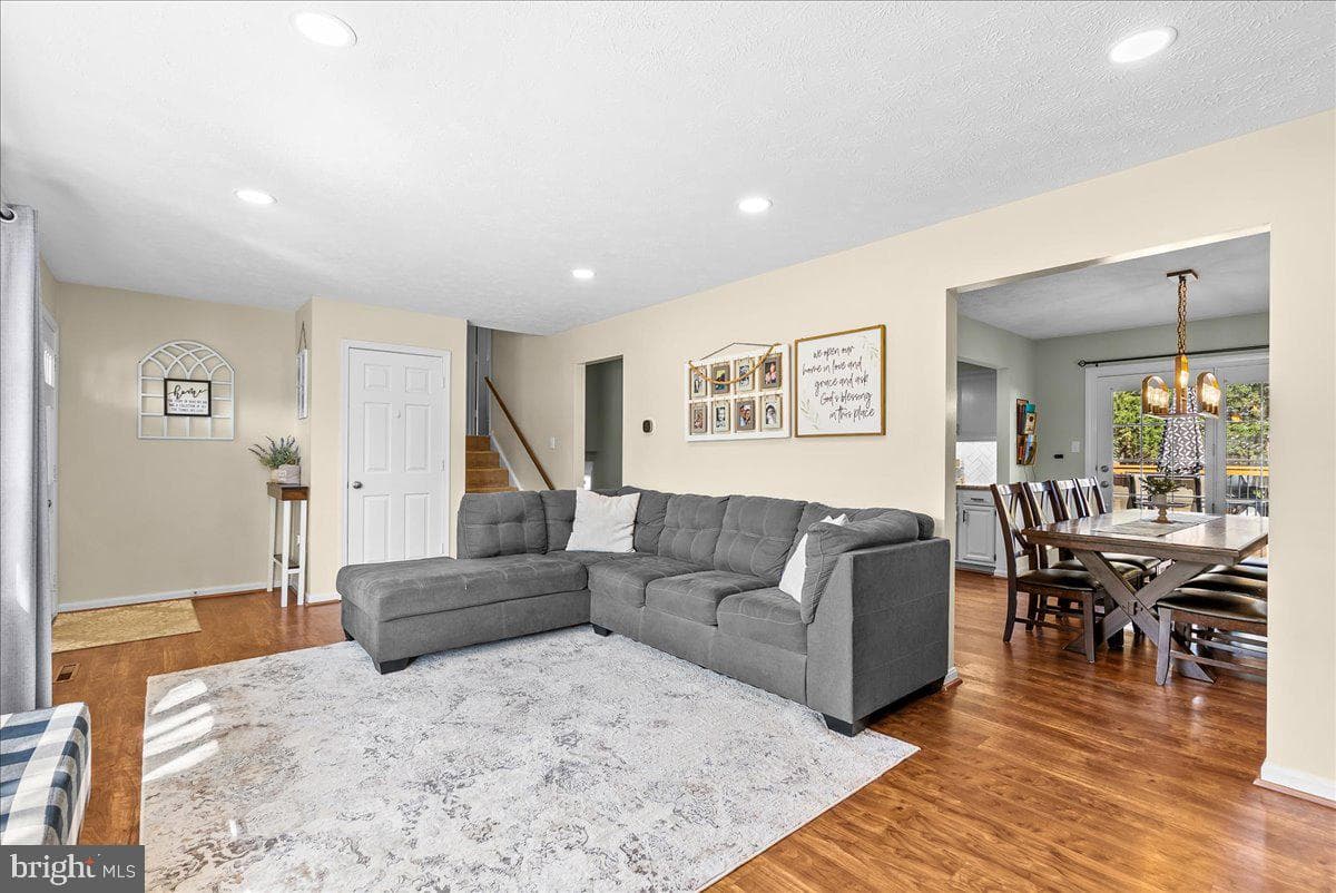 108 Wythe Avenue photo 3