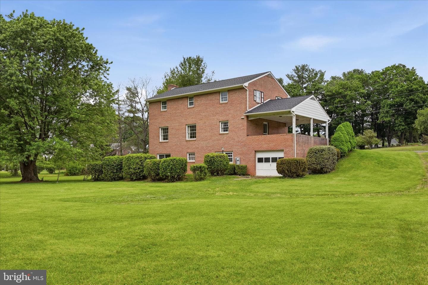 103 Cambridge Place photo 2