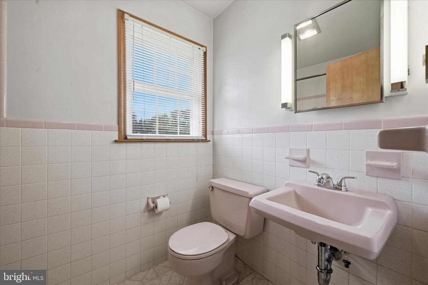 103 Cambridge Place photo 35