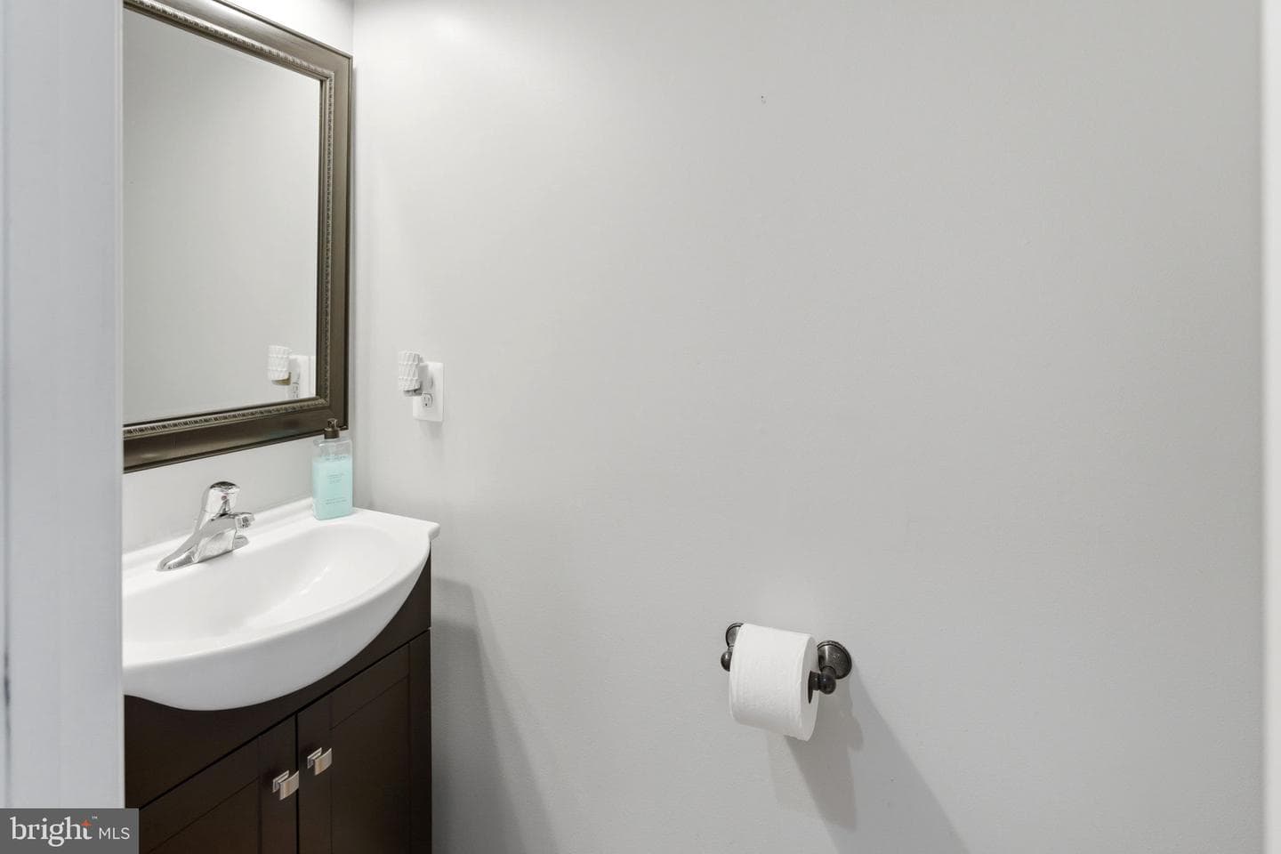100 Half Penny Court photo 24