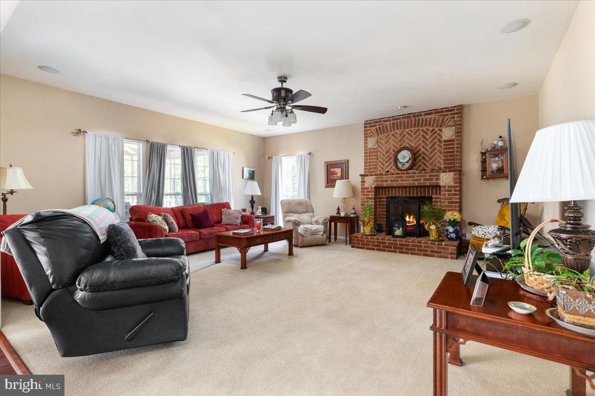 326 Morlyn Drive photo 10