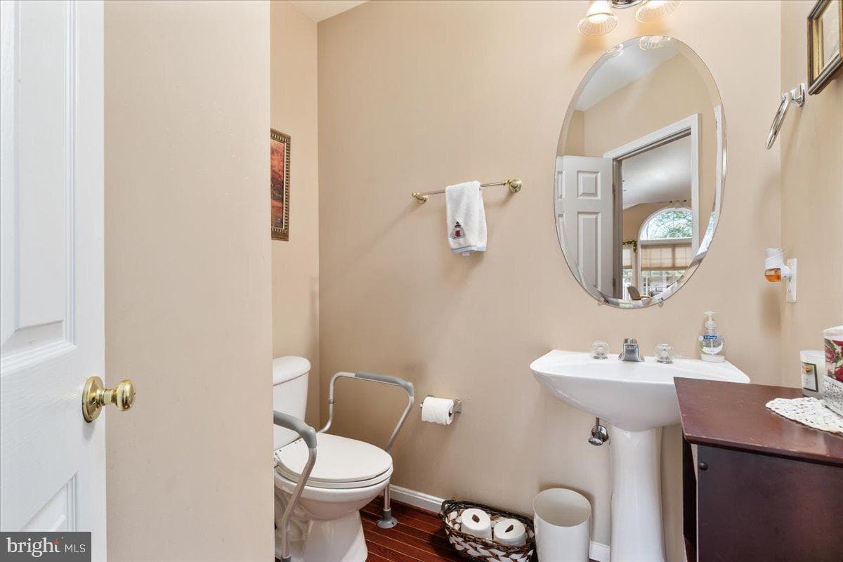 326 Morlyn Drive photo 18