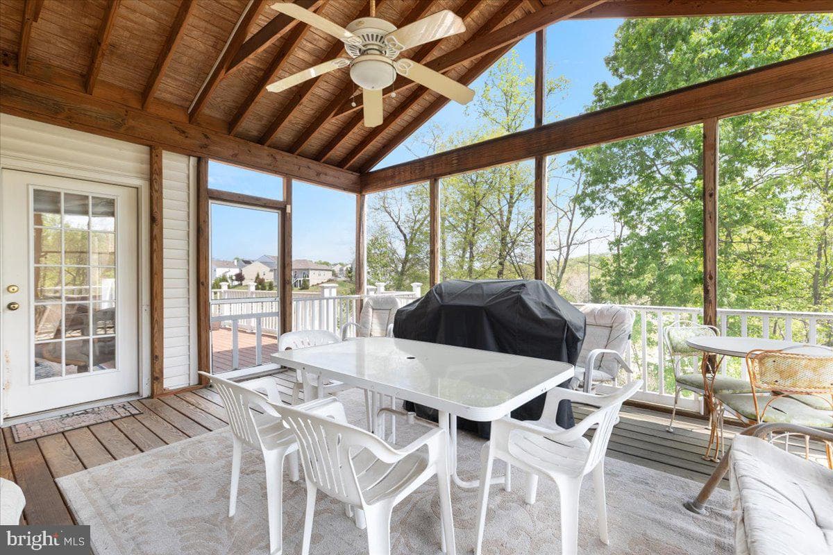 326 Morlyn Drive photo 34
