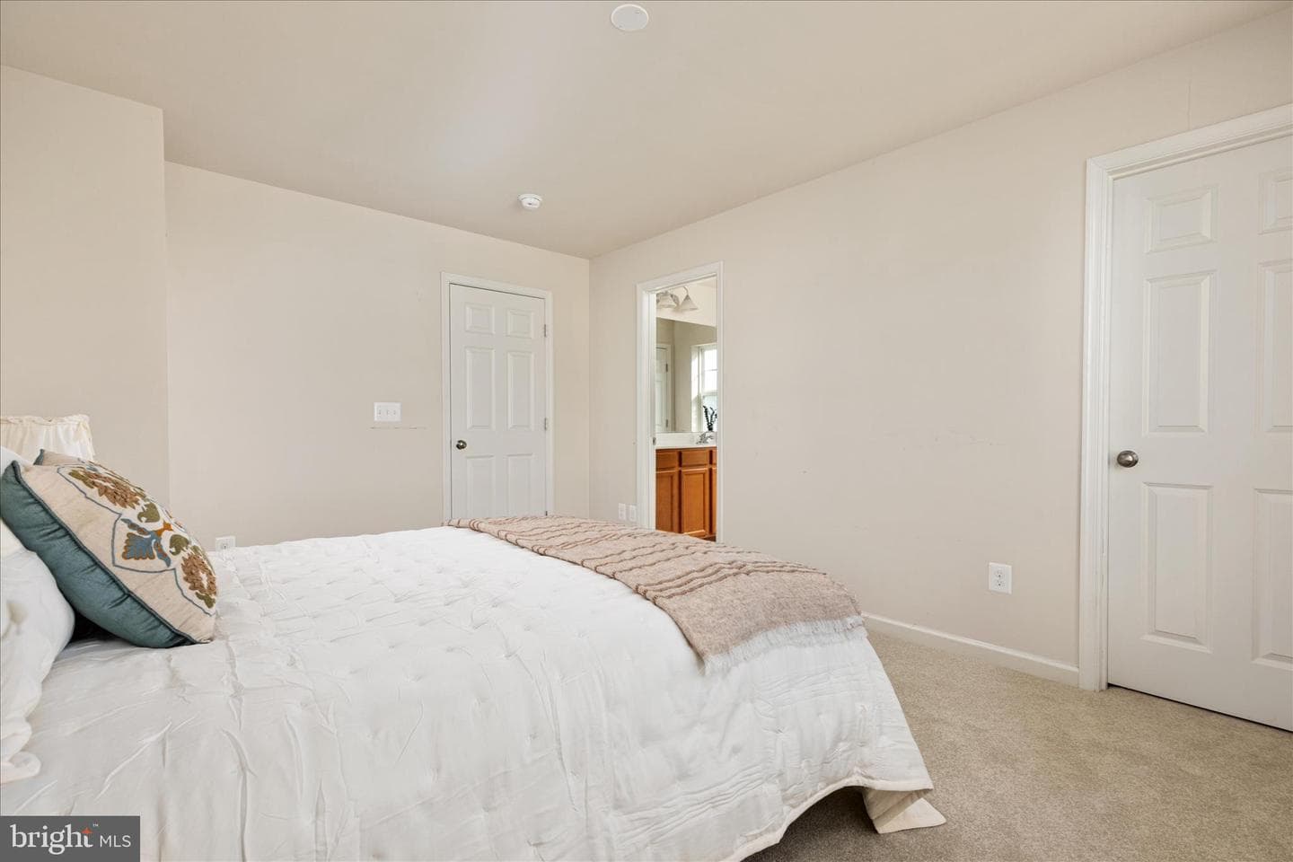 109 Splendor Garden Way photo 21