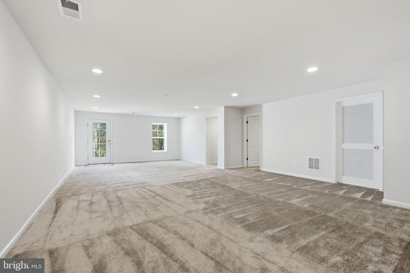 109 Goshen photo 41
