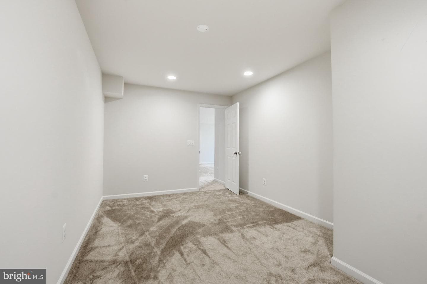 109 Goshen photo 46