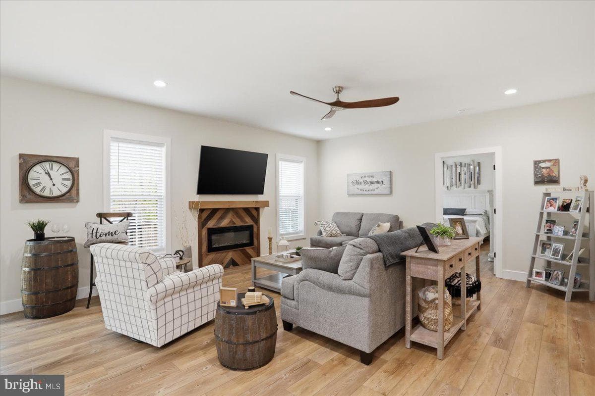 306 Dogwood Drive photo 9