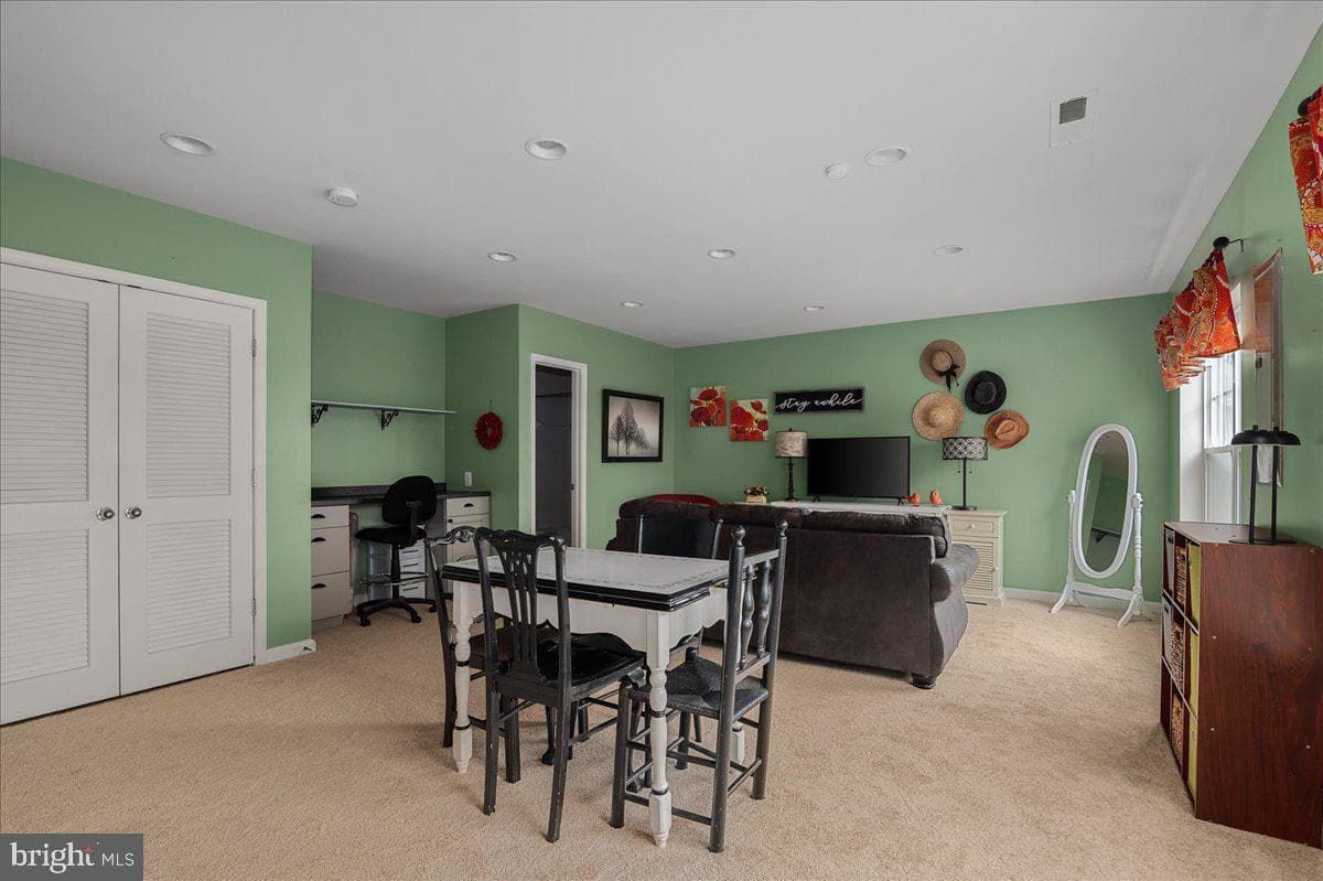 102 Rotunda Drive photo 24