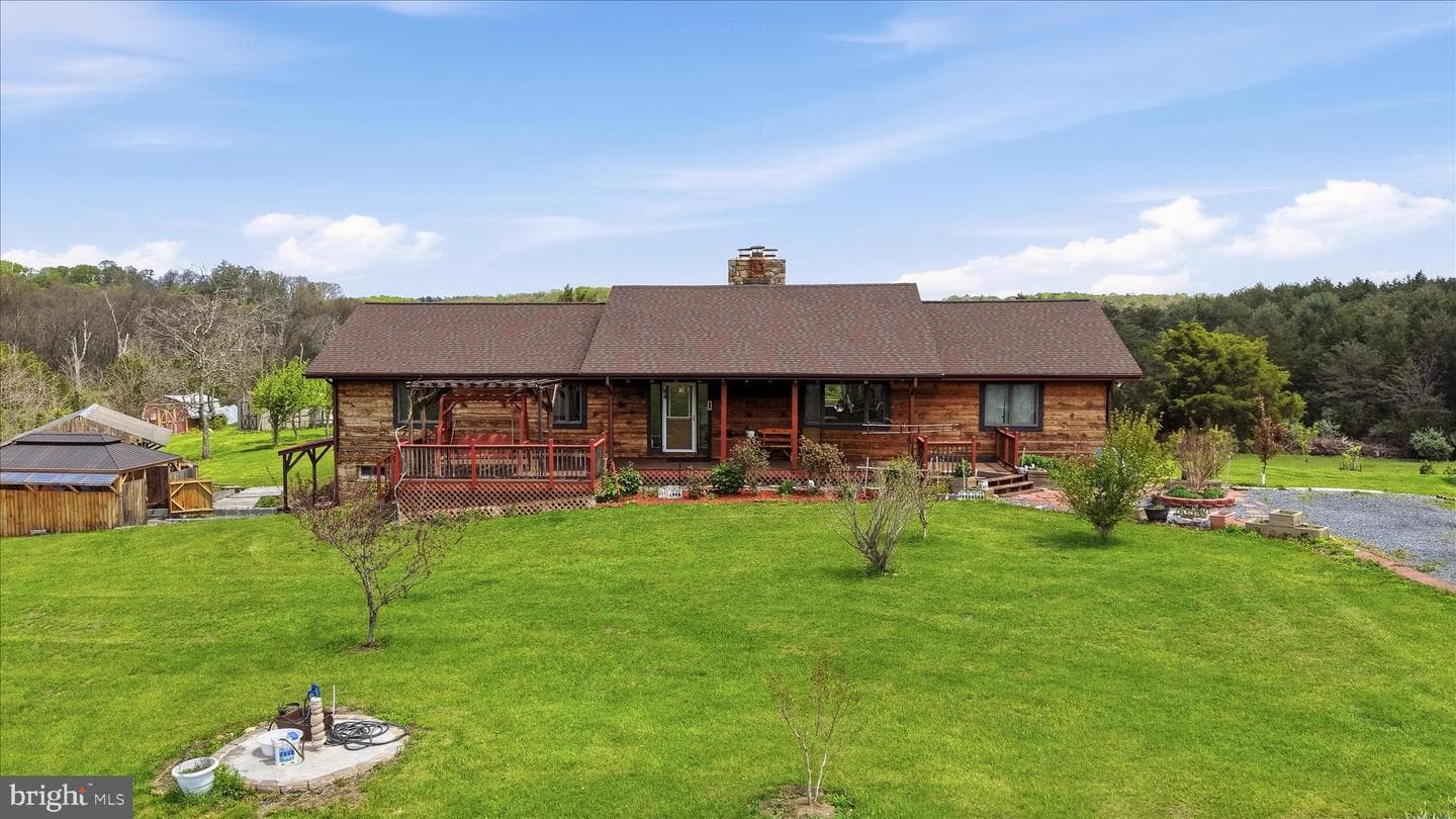 2121 S Pifer Road photo 1