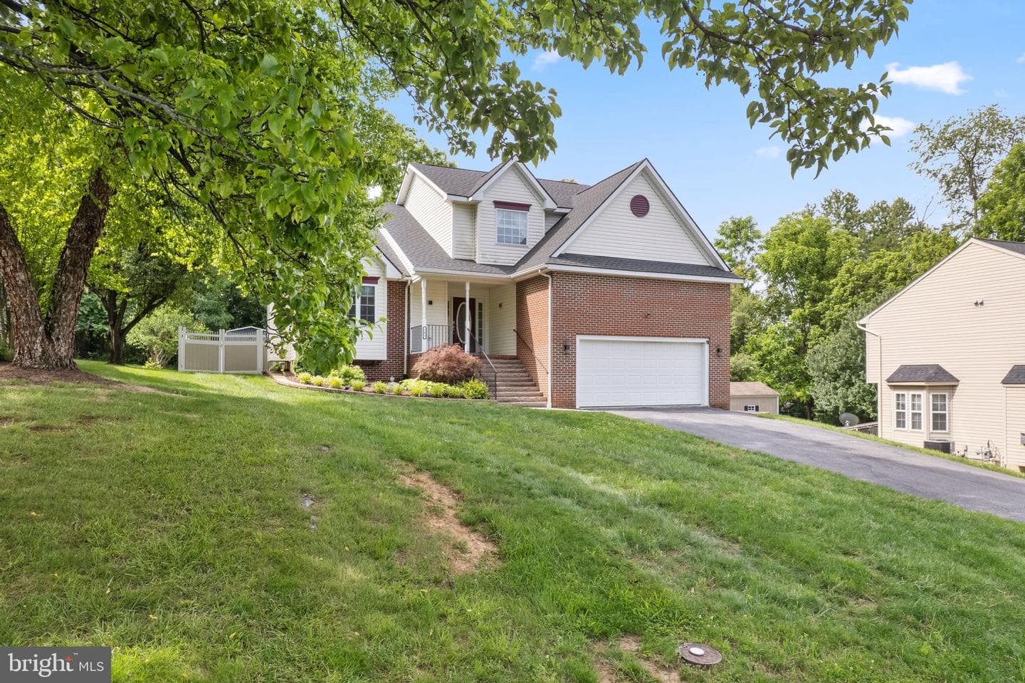 102 Fortress Drive photo 2