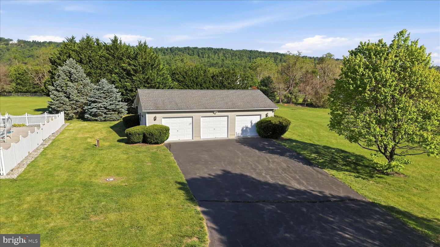 413 Tavistock Drive photo 6