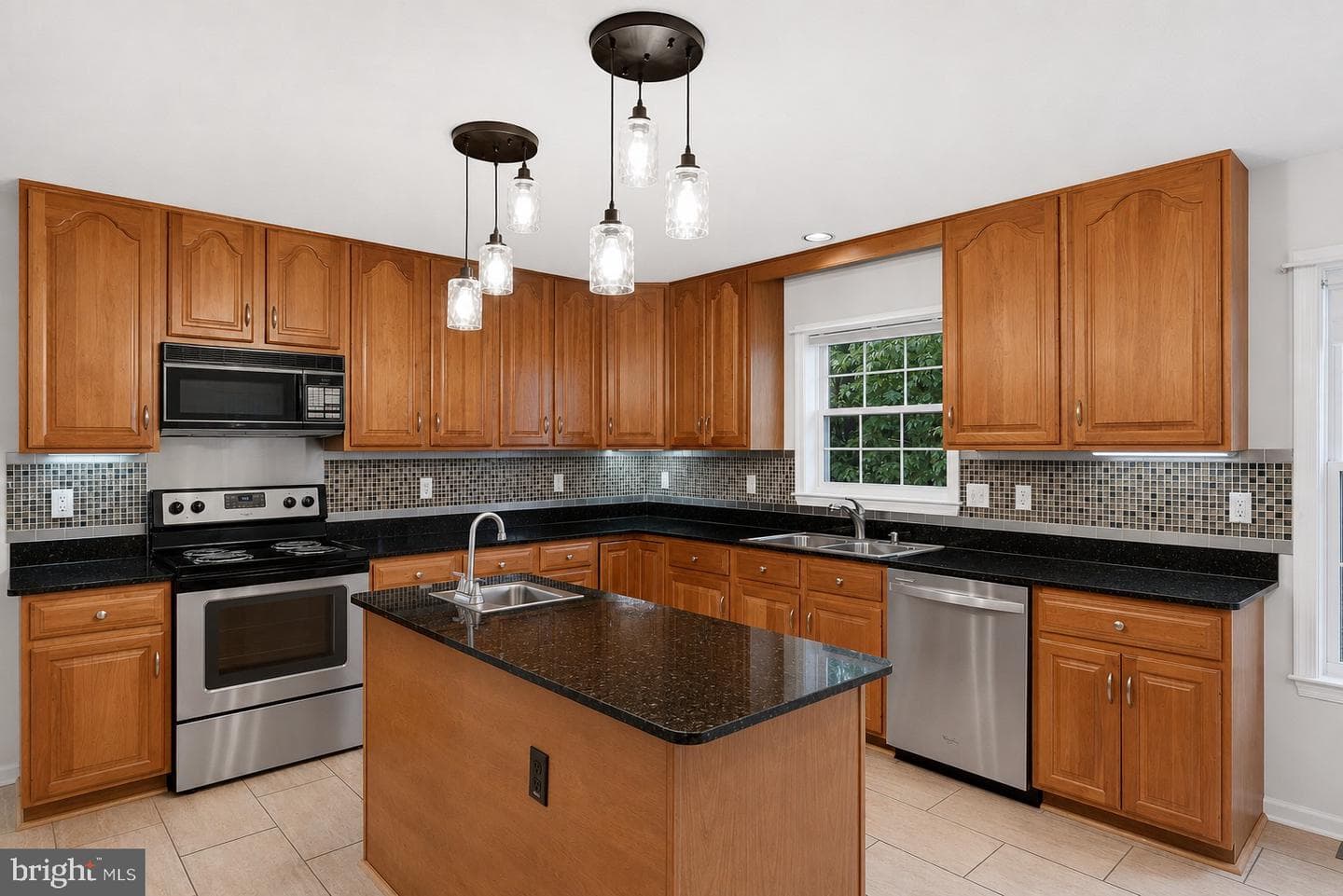237 Asbury Road photo 2