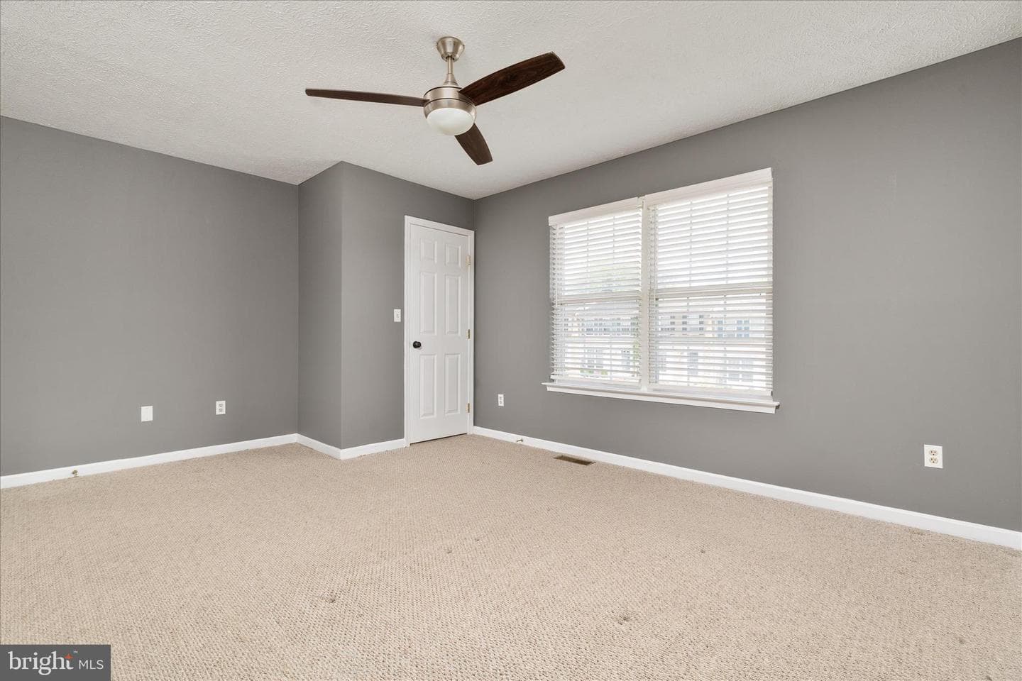 112 Chatham Square photo 18