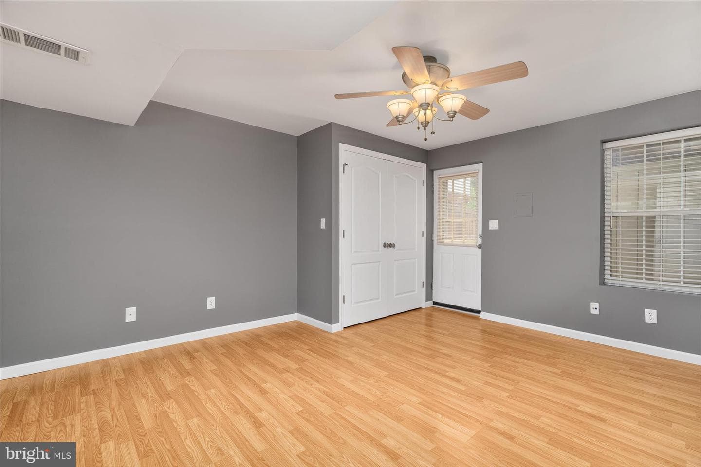 112 Chatham Square photo 23