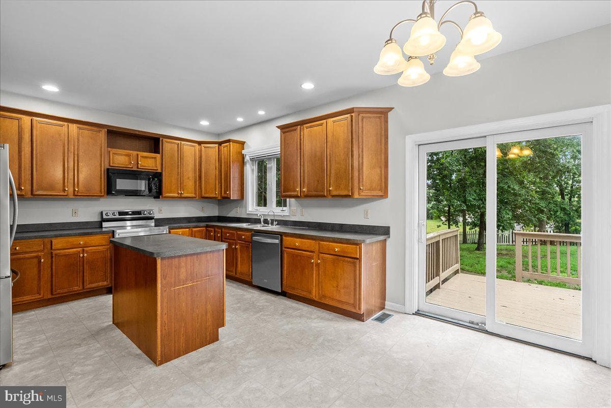 120 First Manassas Place photo 15
