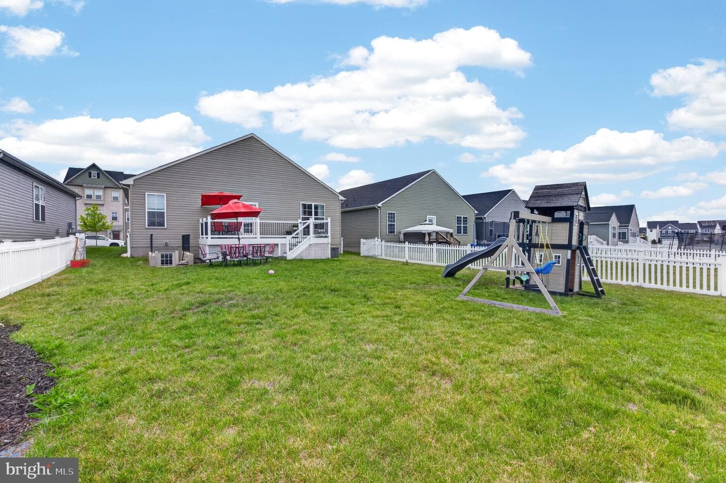 227 Parkland Drive photo 32