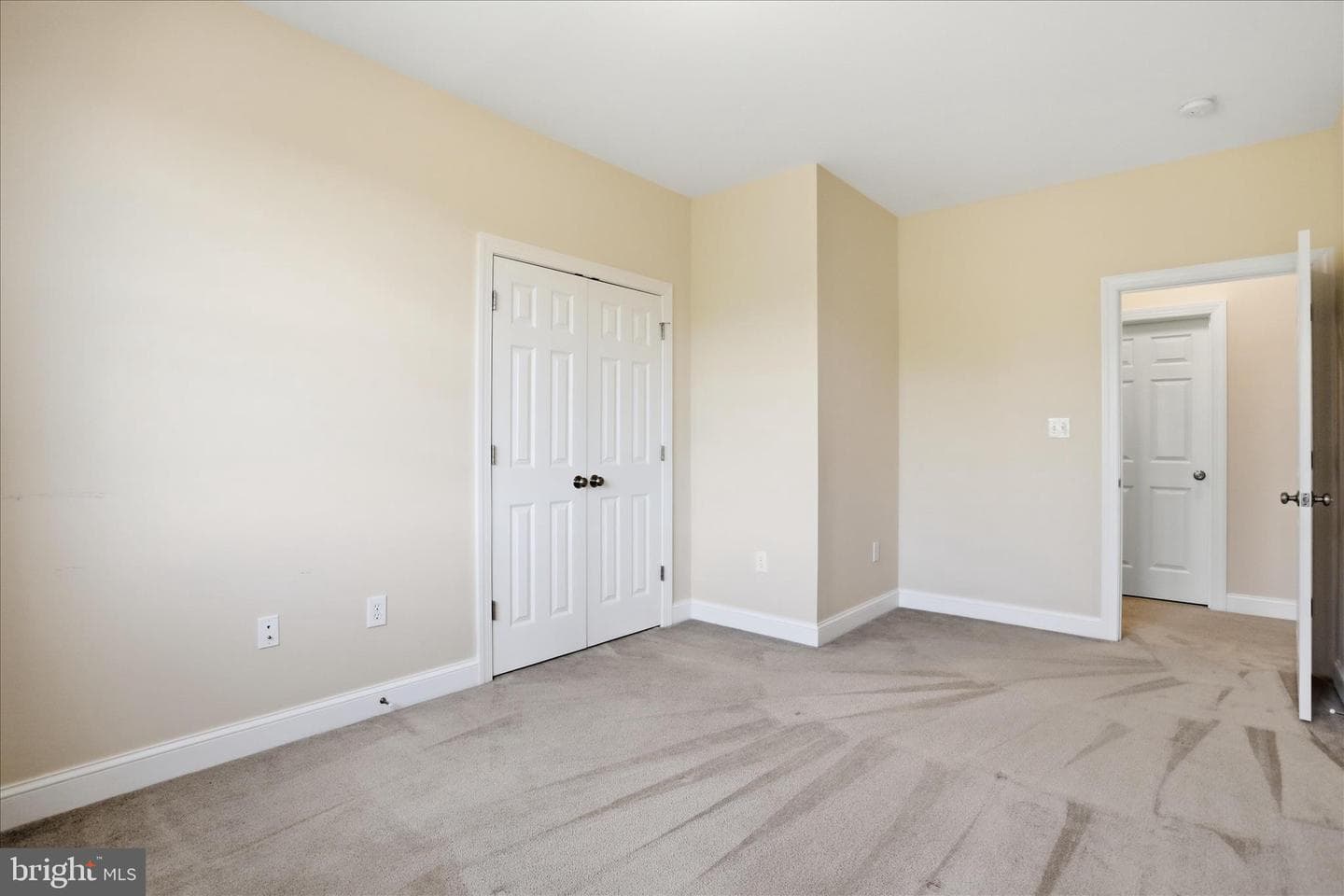 107 Harold Court photo 32