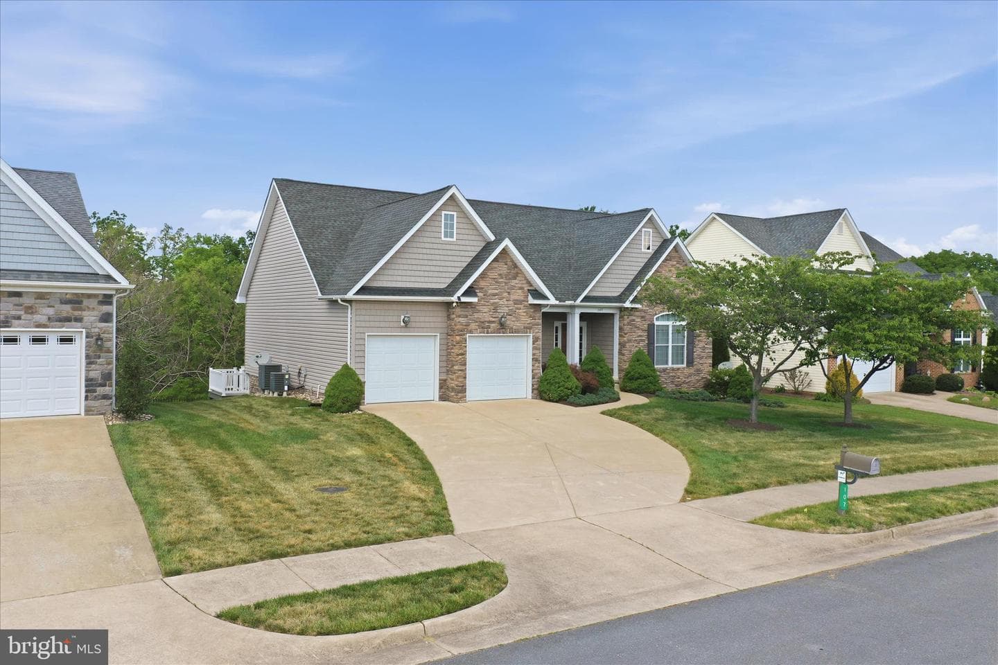107 Harold Court photo 4