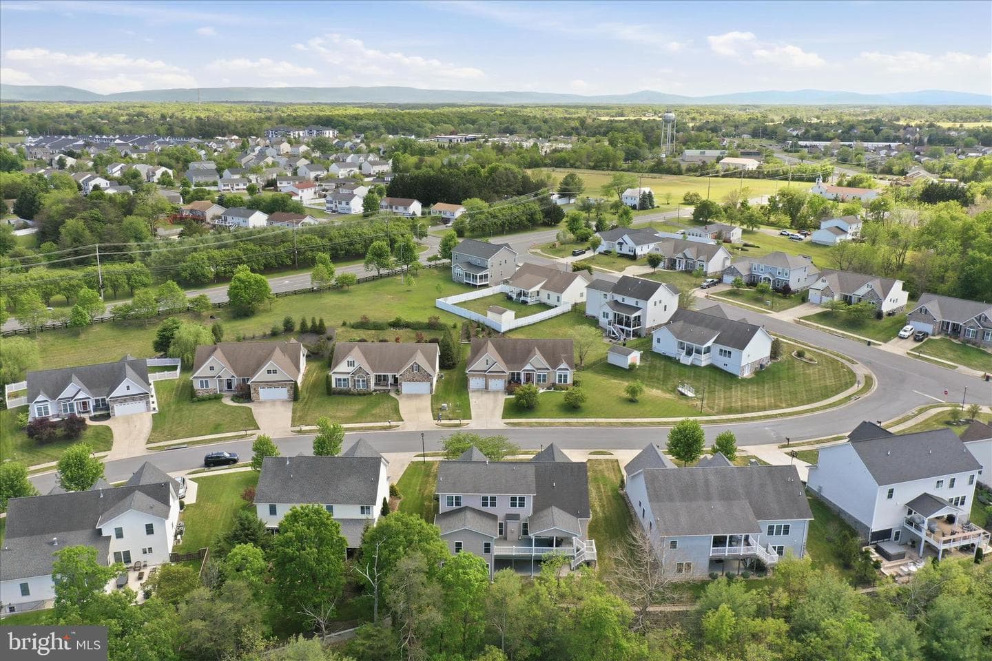 107 Harold Court photo 46