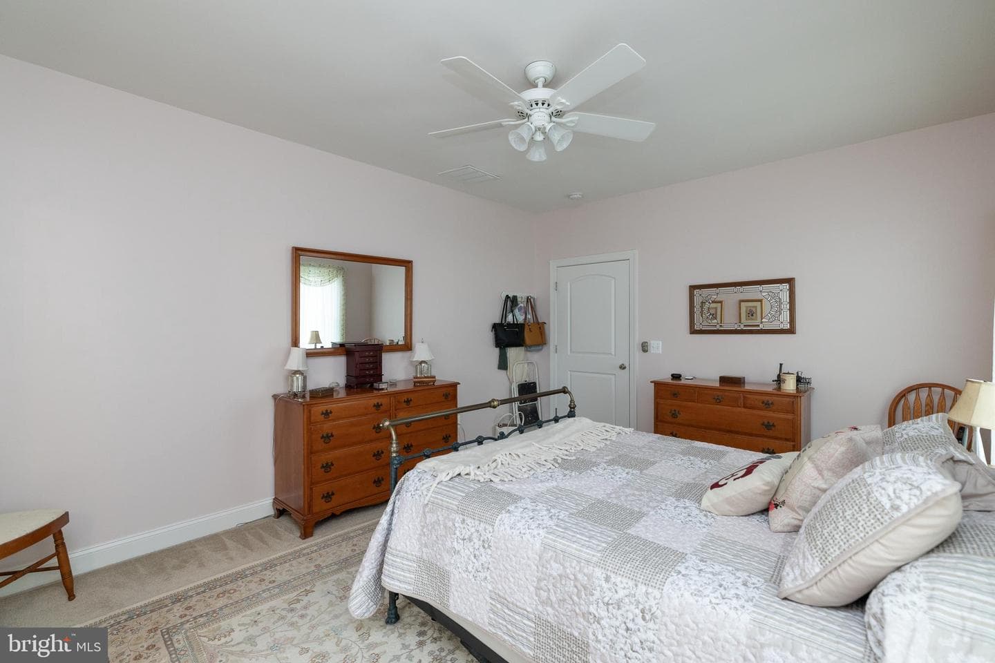 112 Wales Court photo 35