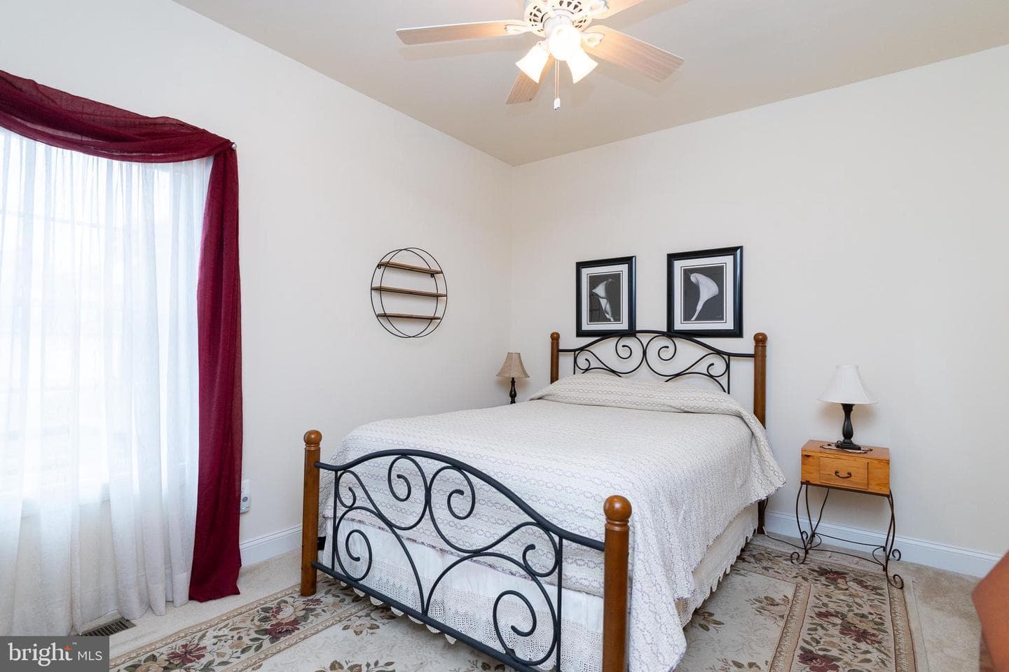 112 Wales Court photo 41