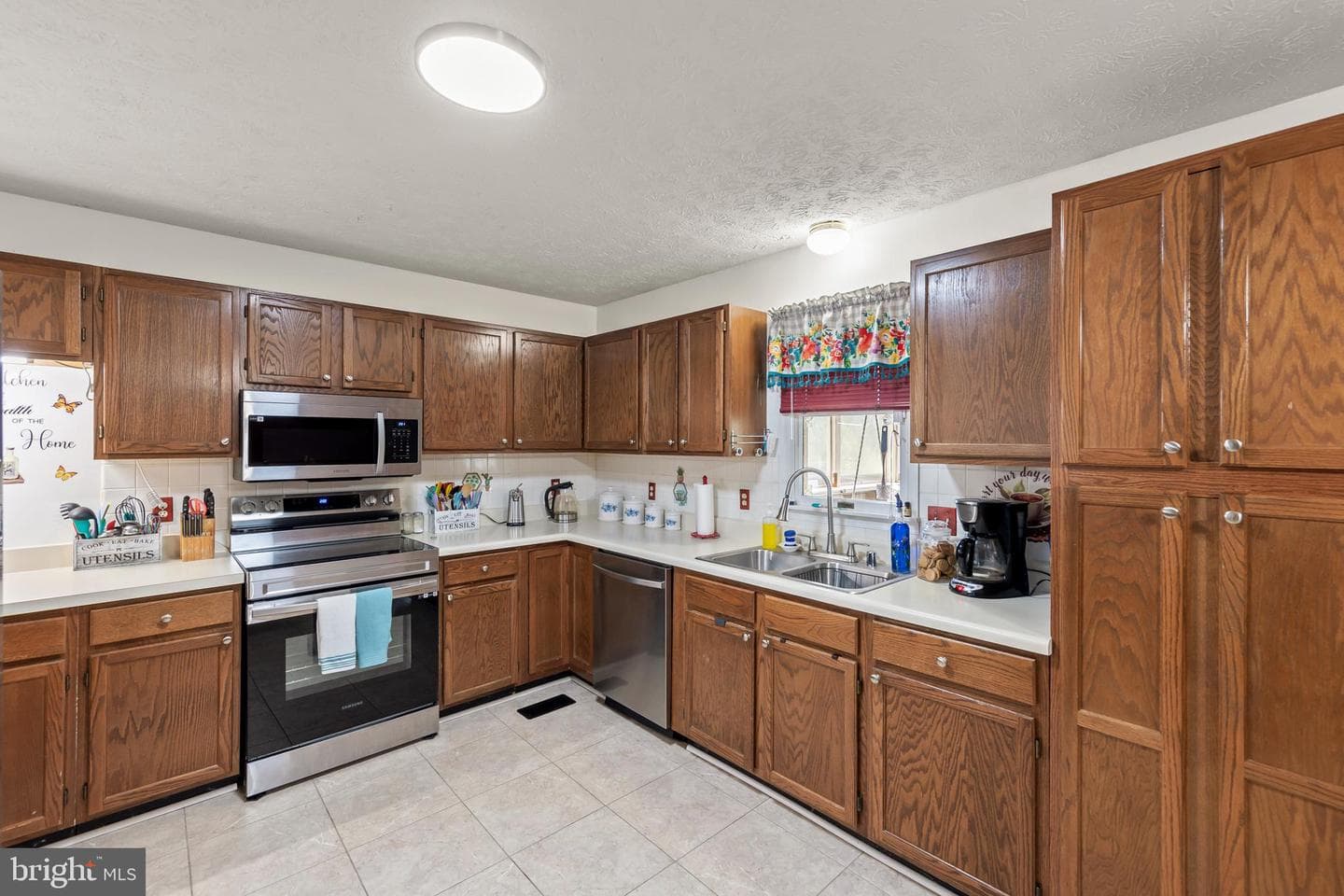 132 Nightingale Ave photo 11