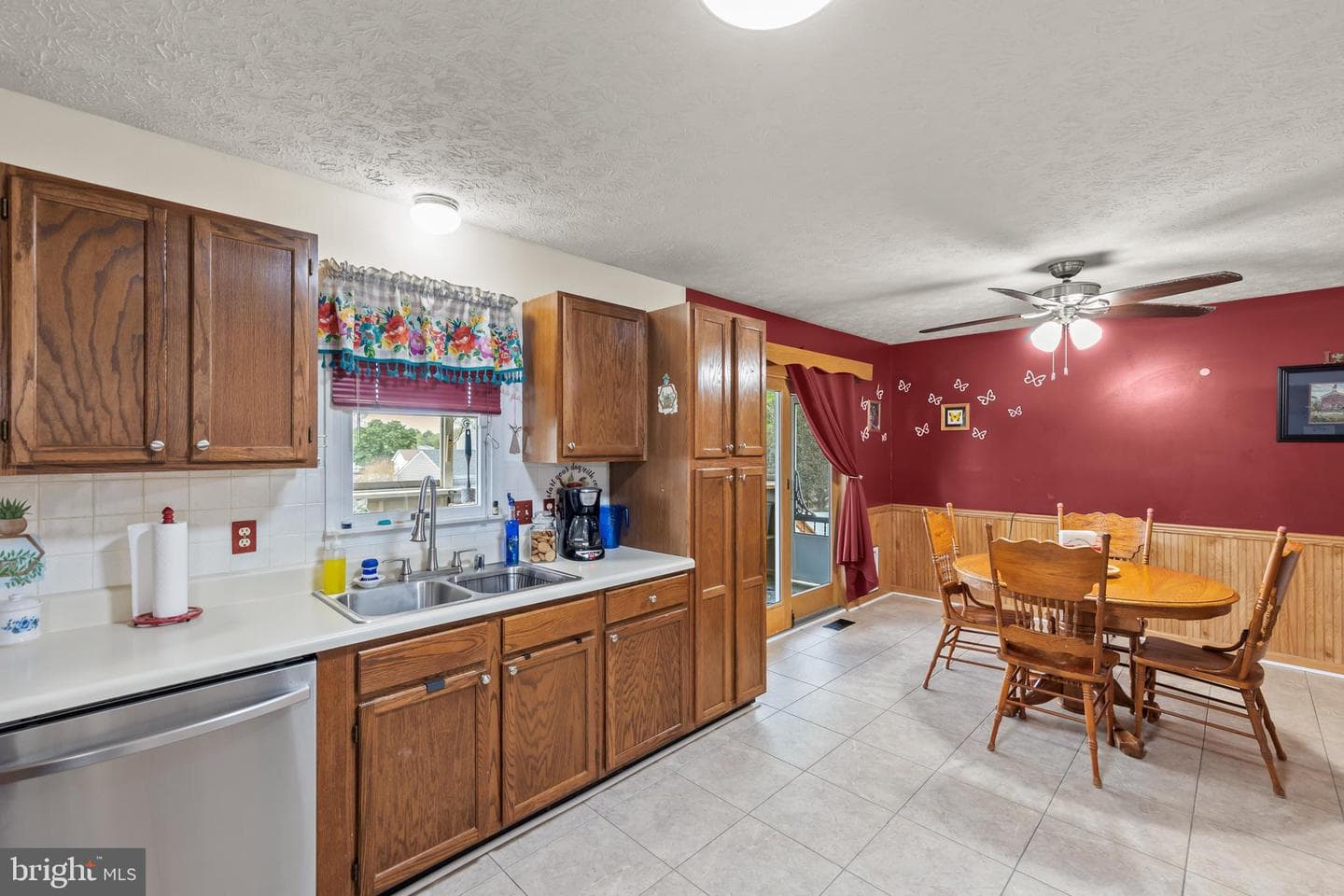 132 Nightingale Ave photo 15