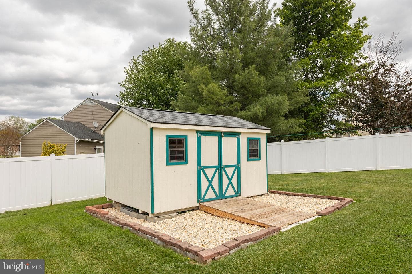 132 Nightingale Ave photo 43