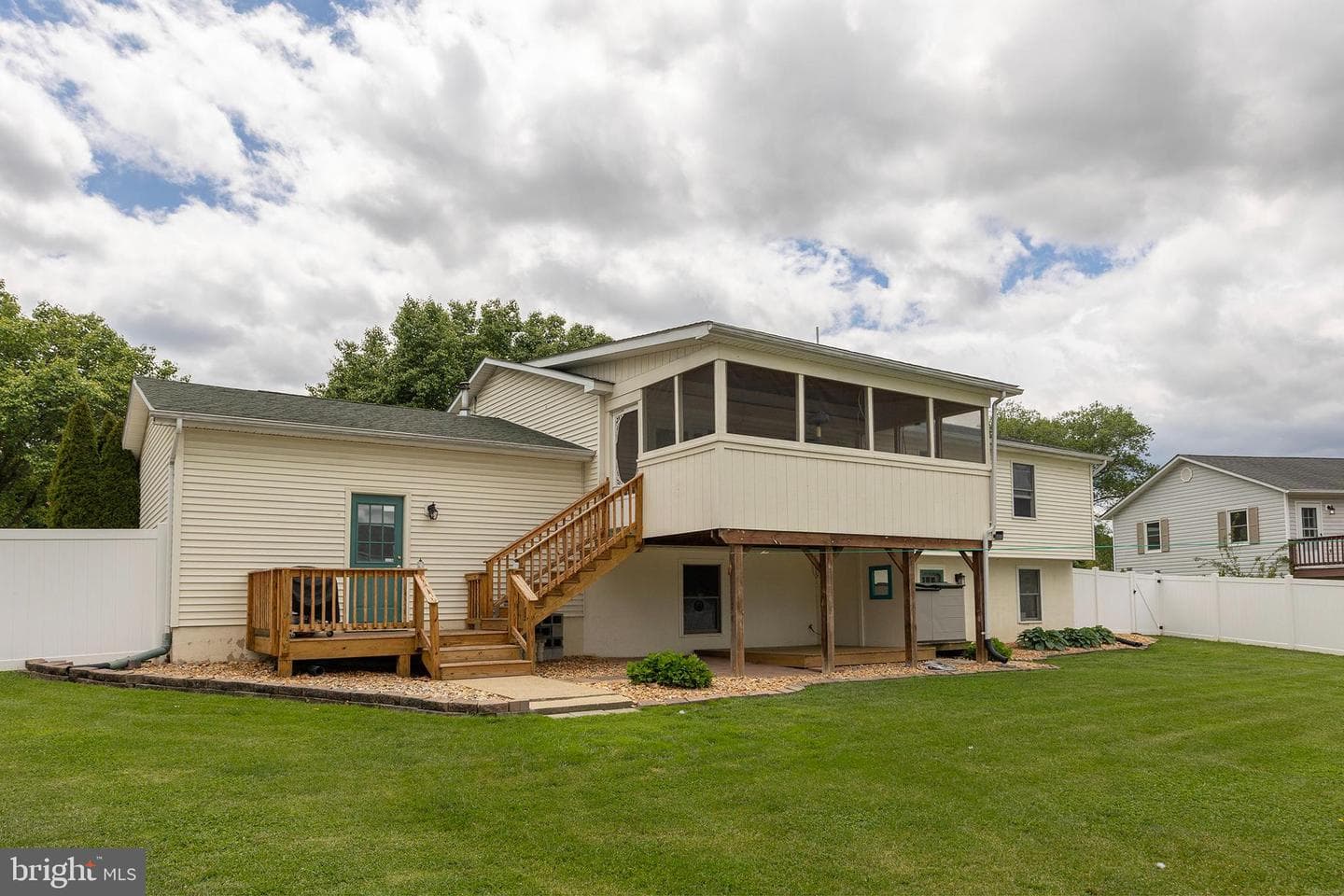 132 Nightingale Ave photo 44