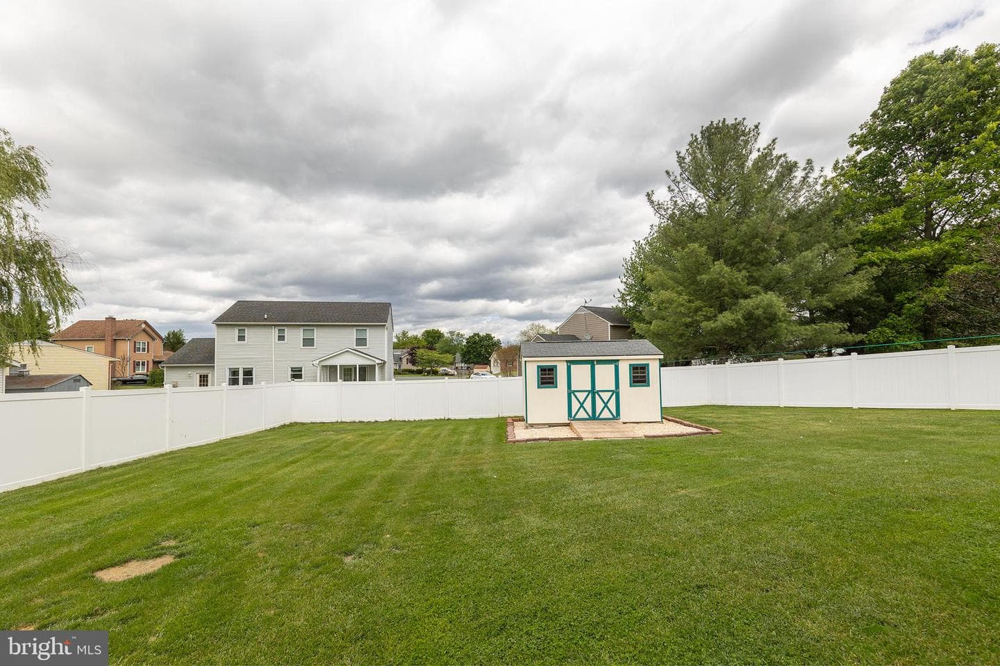 132 Nightingale Ave photo 47