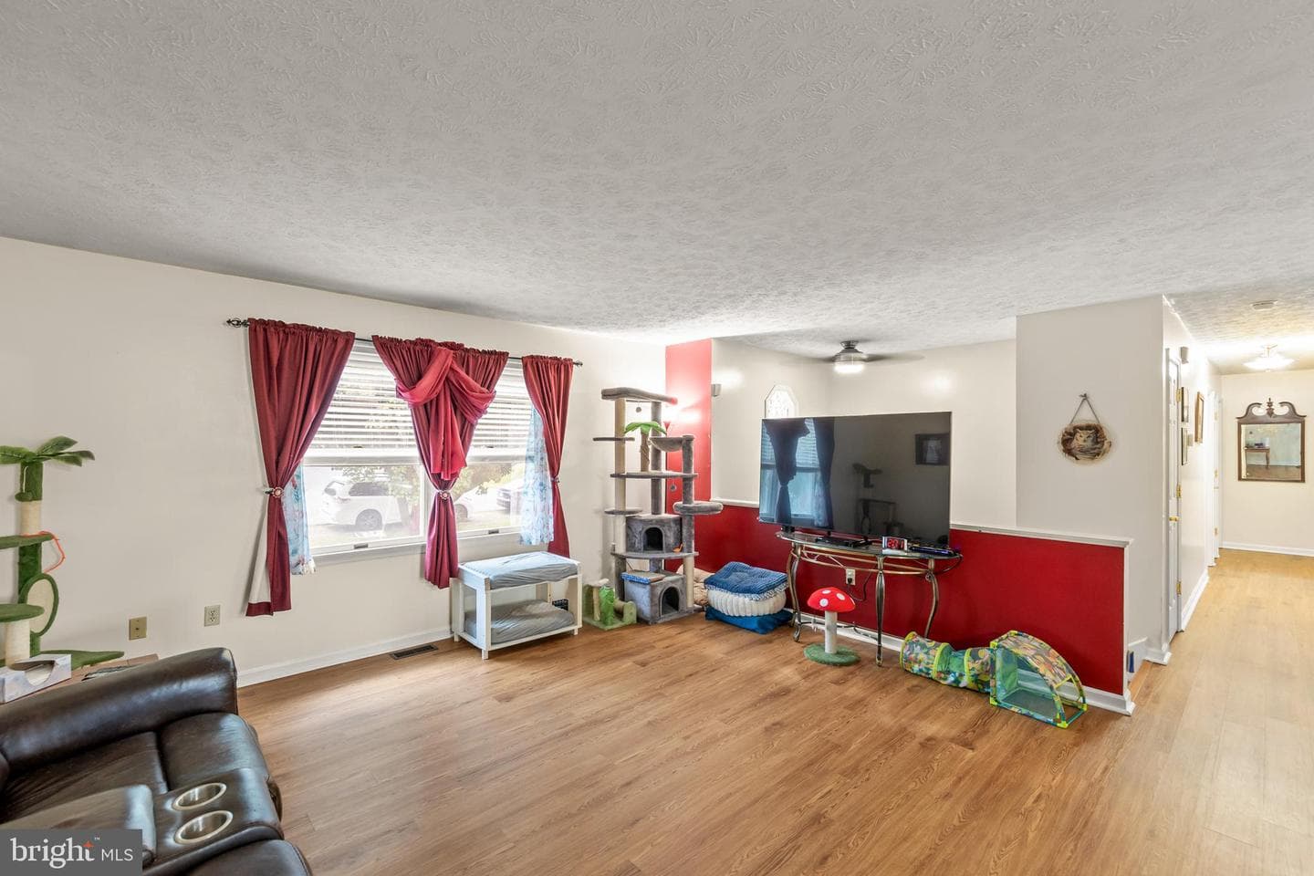 132 Nightingale Ave photo 5