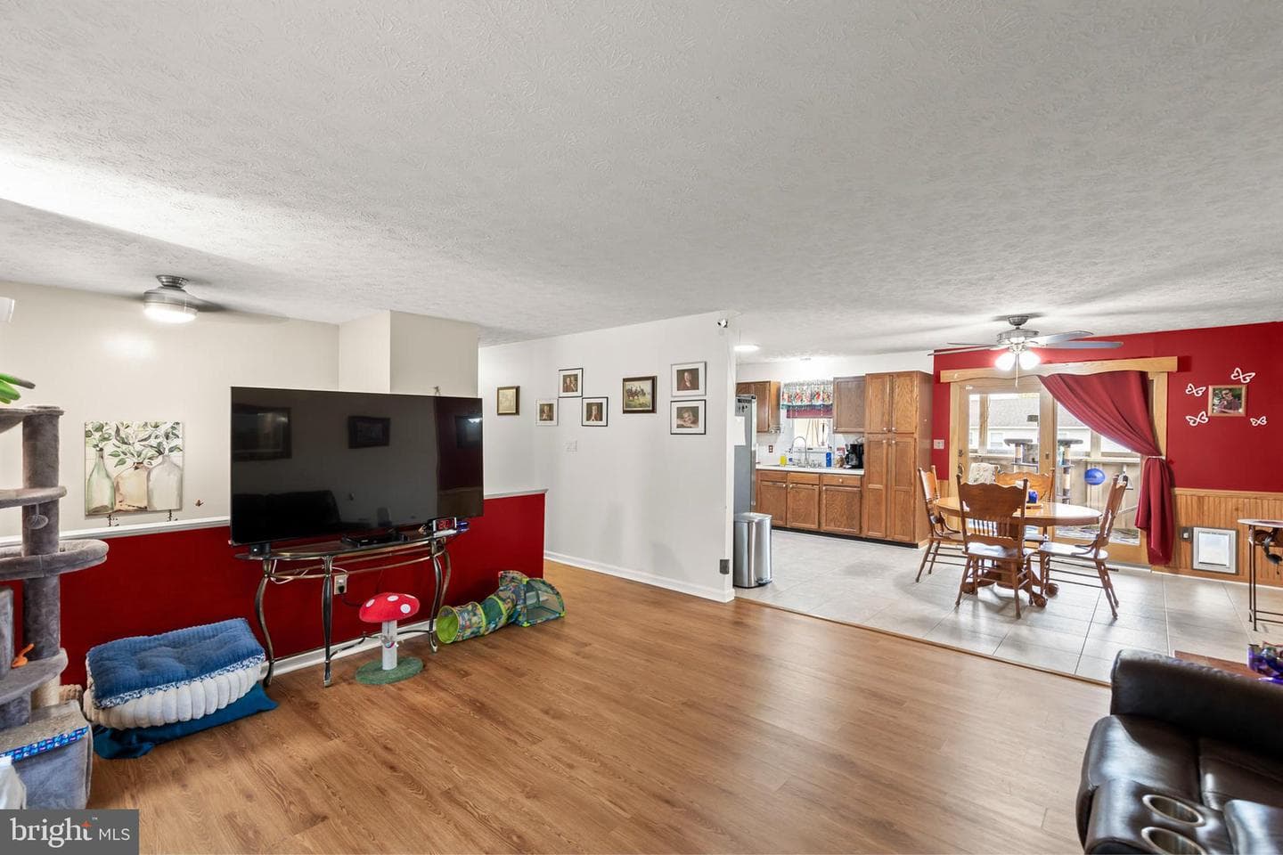 132 Nightingale Ave photo 6