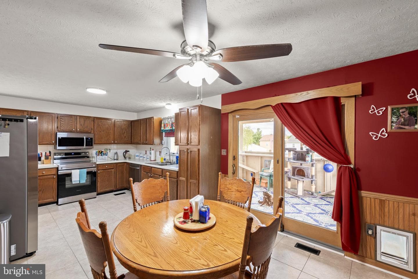 132 Nightingale Ave photo 8