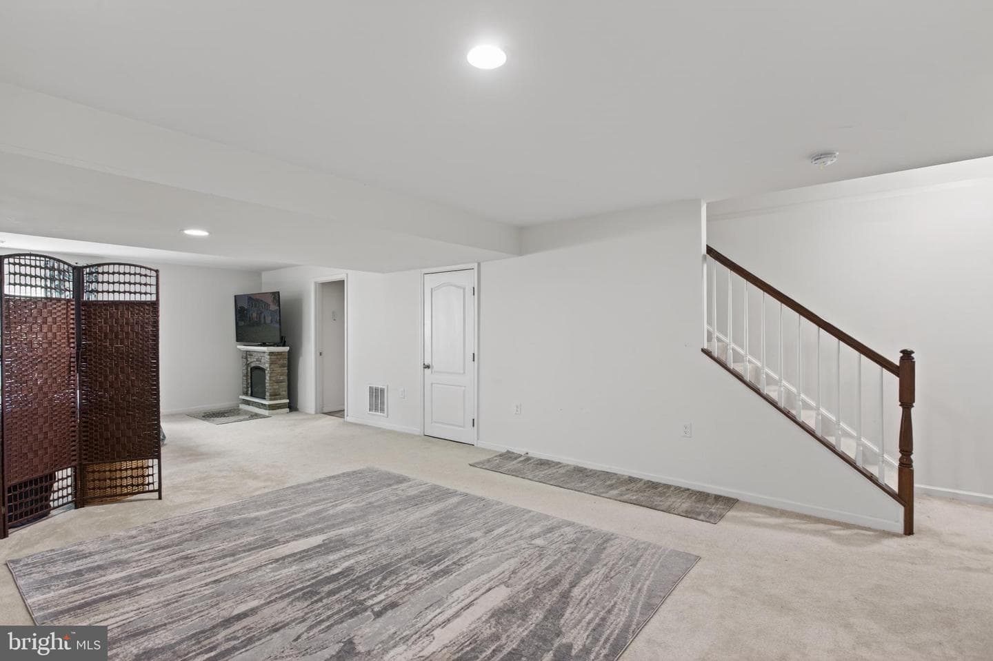 111 Sovereign Court photo 23