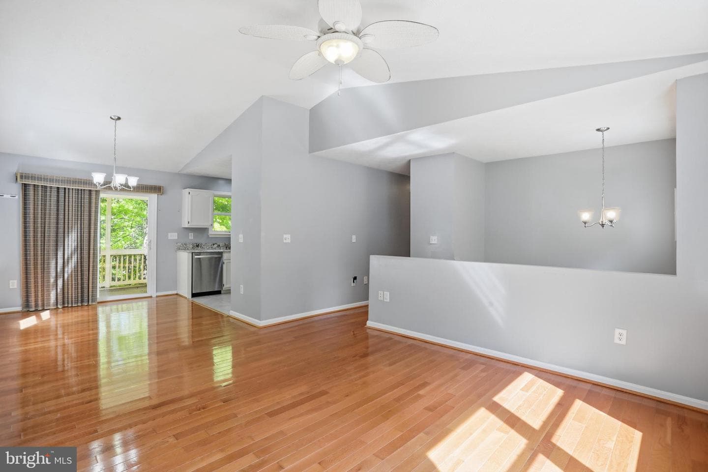 902 Enfield Drive photo 12