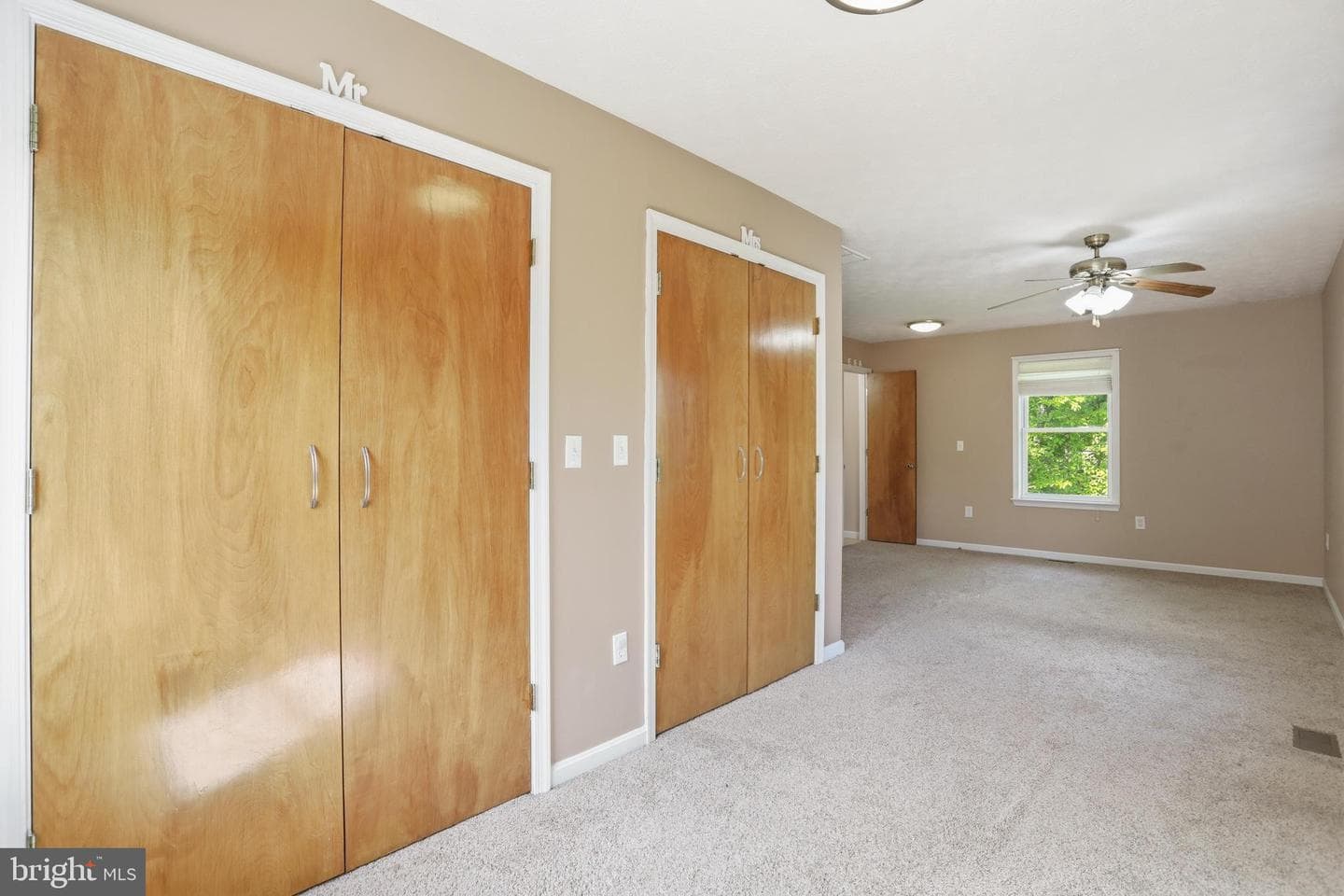 902 Enfield Drive photo 16