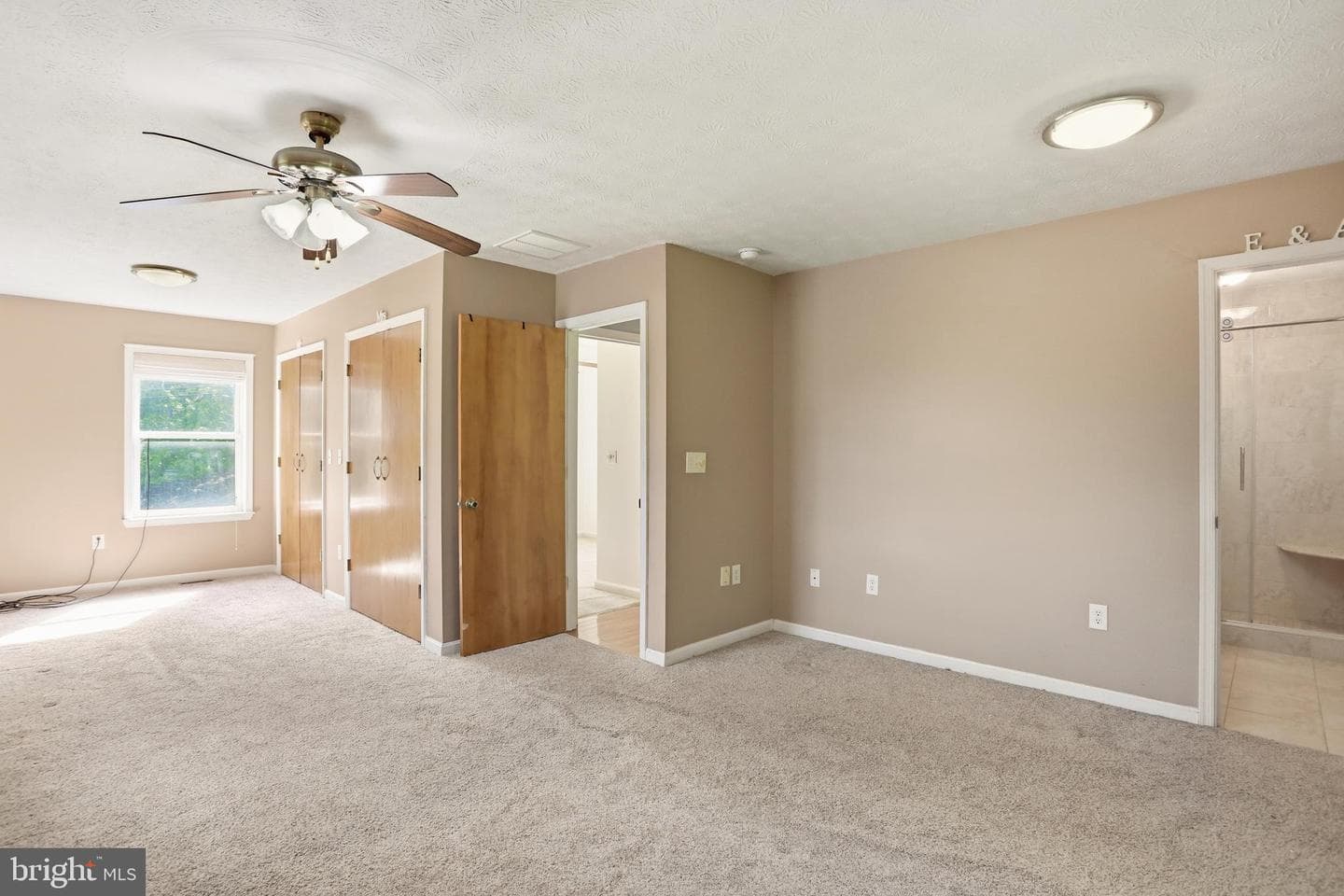 902 Enfield Drive photo 17