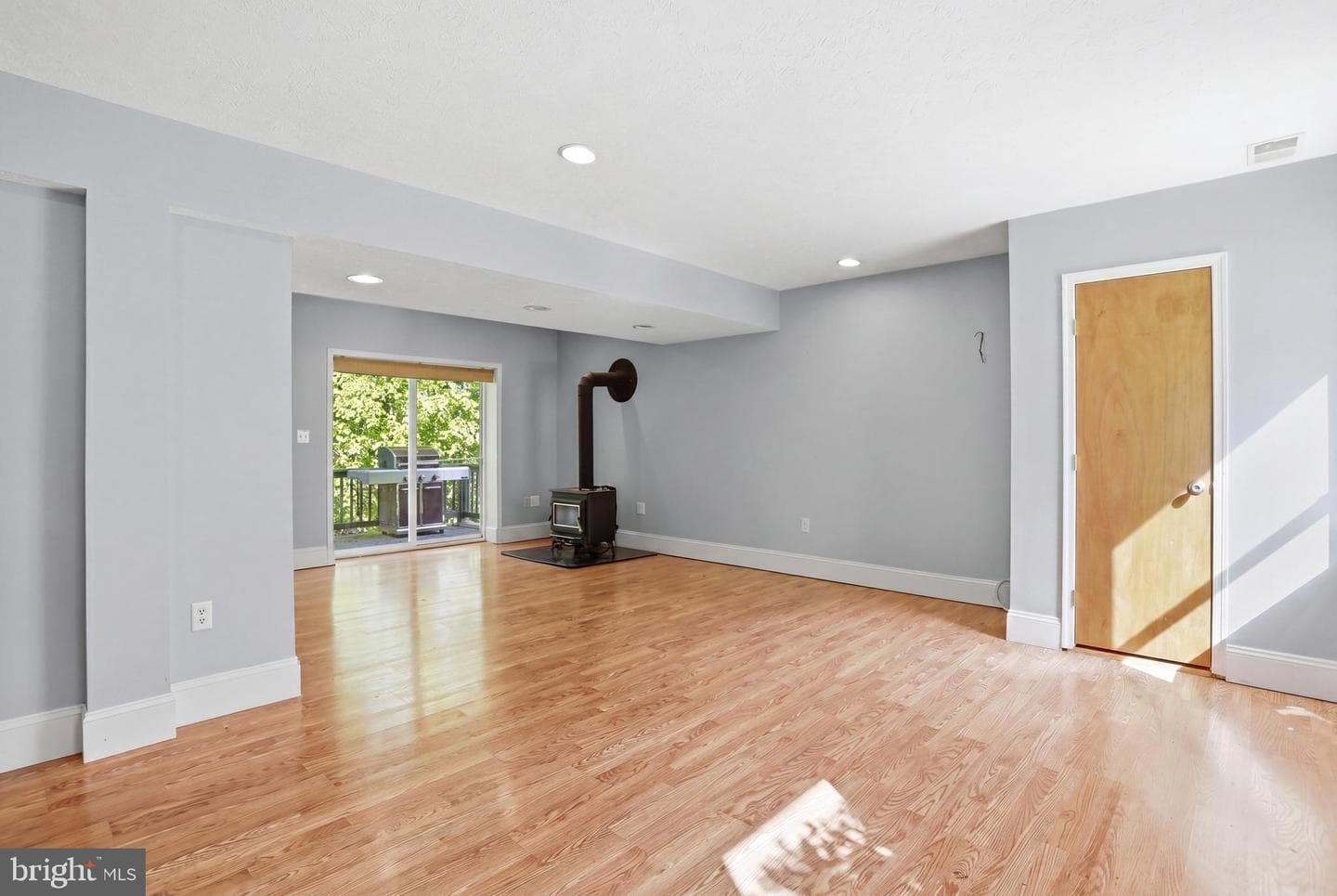 902 Enfield Drive photo 24